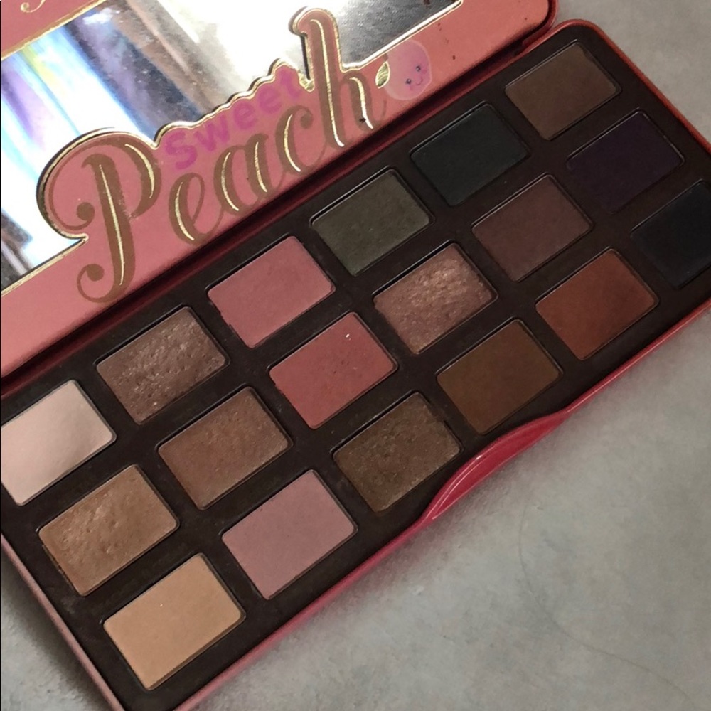 Two Faced Sweet Peach Palette